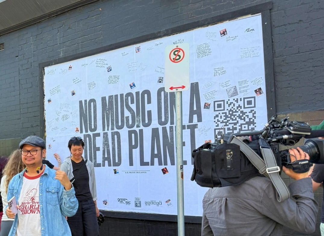 no music on a dead planet - street posters campaign